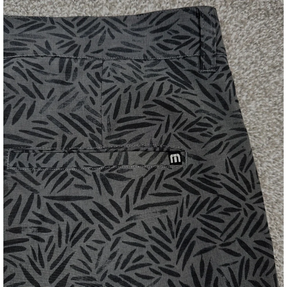 TravisMathew Golf Shorts‎ Men's 36 Gray Floral Performance Casual